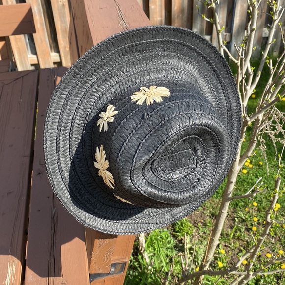 **NWT **
Summer Hat - Picture 7 of 10